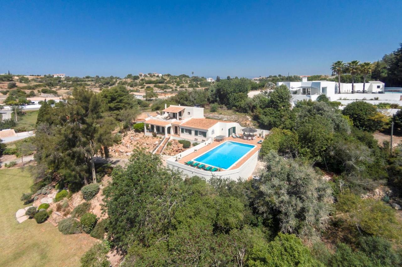 Casa Ouricos Large Pool Bbq Walk To Beach Карвоейру Экстерьер фото