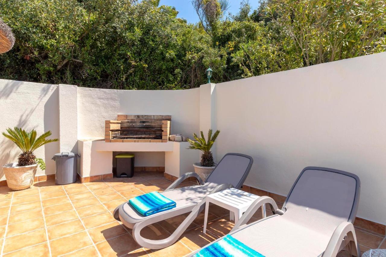 Casa Ouricos Large Pool Bbq Walk To Beach Карвоейру Экстерьер фото